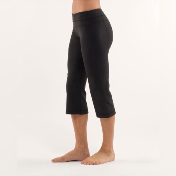 🍋 Lululemon Groove Crop Pants Short Capris Black Size 4 - Picture 2 of 7